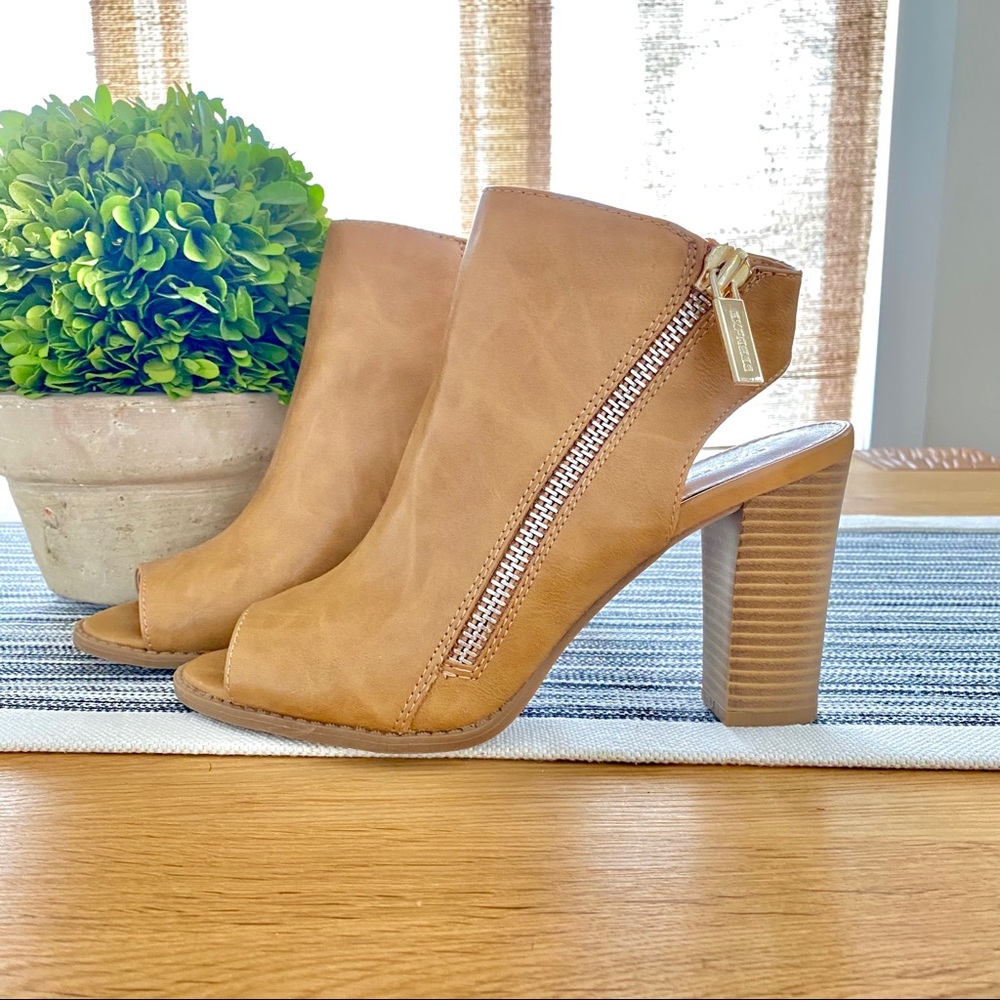 Express tan pumps peep toe heels size 8